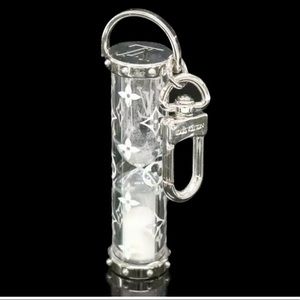 RARE💯% Authentic Louis Vuitton hourglass keychain